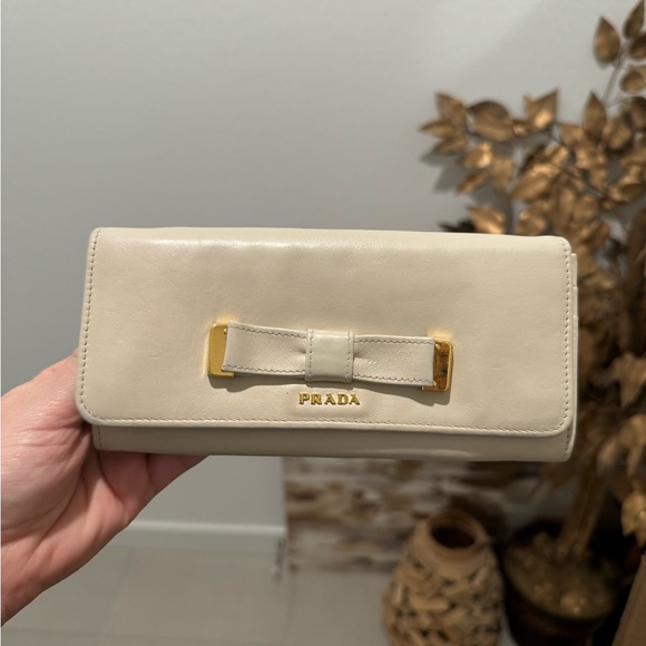 Prada wallet - Picture 1 of 6